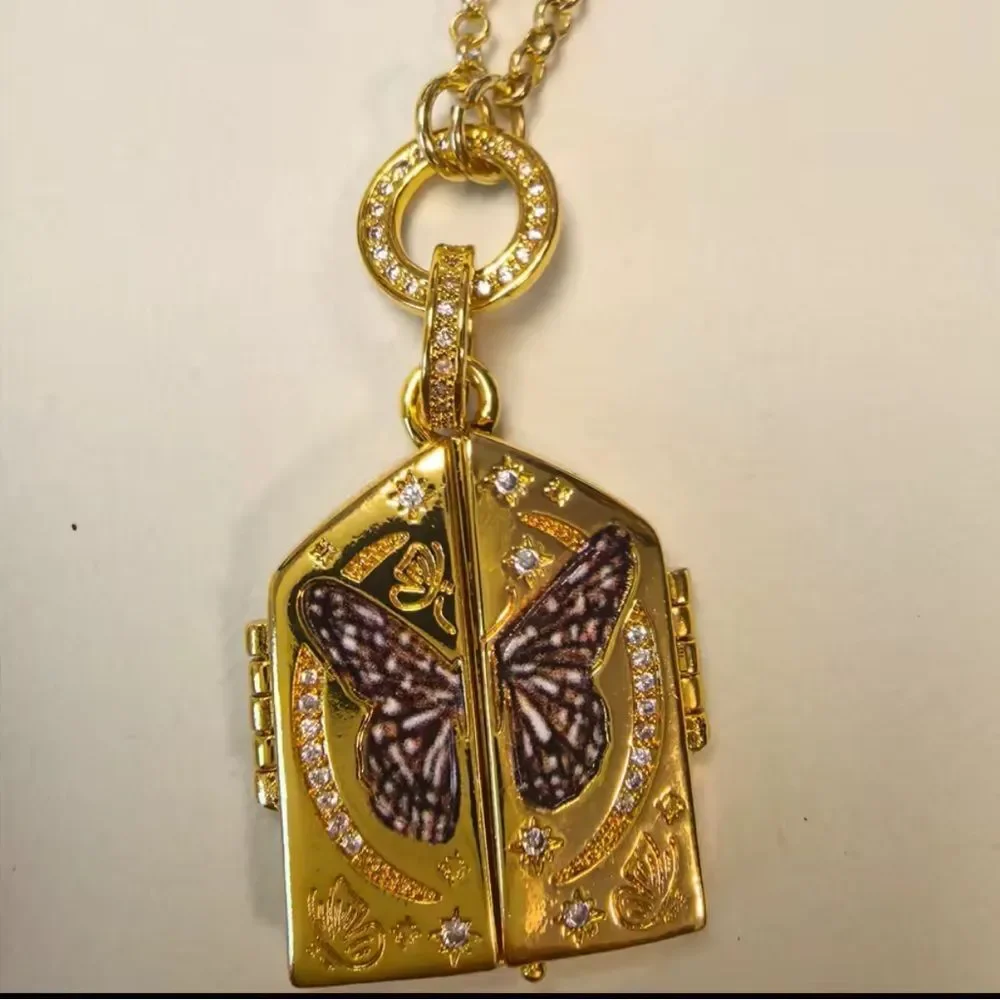 Gold Butterfly Locket Necklace N1274